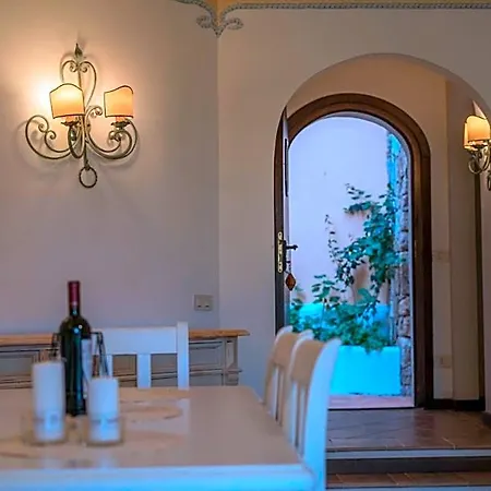 Beautiful Il Giardino Degli Oleandri One Bedroom Sleeps Two Num0850 Hotel Porto Cervo